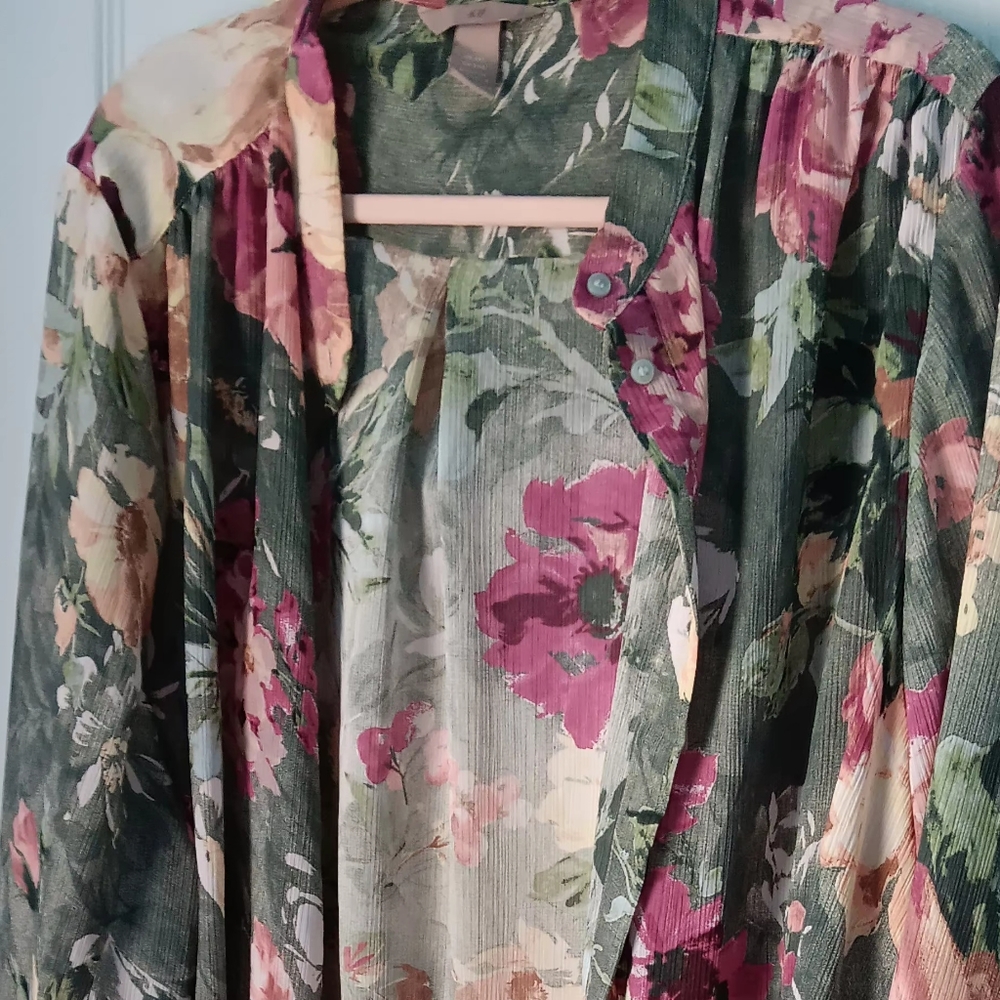 Woman's blouse 👚